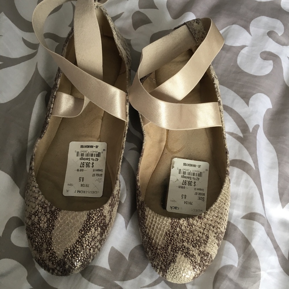 Jessica Simpson ballet flats